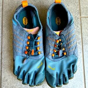 Vibram FiveFingers Men's Trek Ascent, Blue Orange water shoes, Sz10.5-11